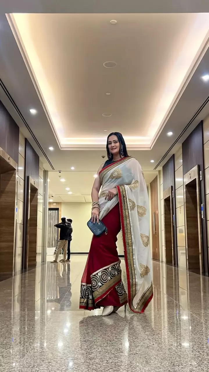 जसवीर कौर ने साड़ी पहन ढाया कहर