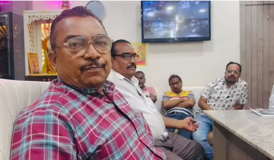 व्यापारी बिरादरी में दहशत, दुकान तुड़वाने धमका रहा विकास व्यापारी बिरादरी में दहशत, दुकान तुड़वाने धमका रहा विकास