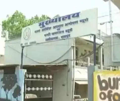 ACB-EOW ने कवासी लखमा के ड्राइवर के घर मारी रेड ACB-EOW ने कवासी लखमा के ड्राइवर के घर मारी रेड