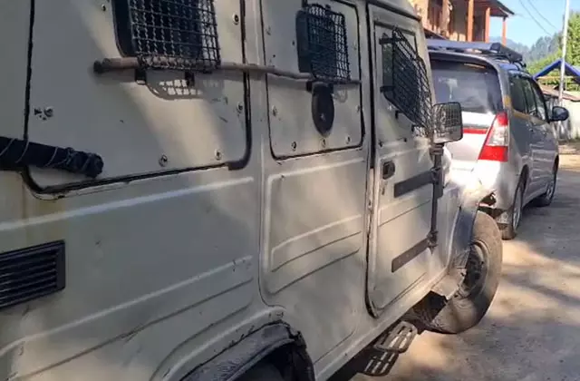 Kashmir: दहशत का माहौल,कई घरों पर SIA का शिकंजा Kashmir: दहशत का माहौल,कई घरों पर SIA का शिकंजा