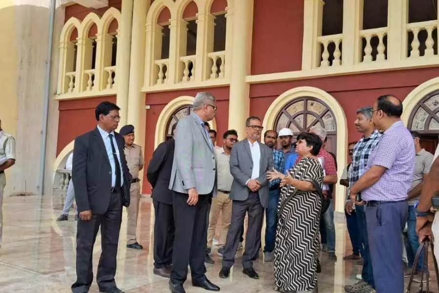 Jalpaiguri में सर्किट बेंच के बुनियादी ढांचे पर न्यायाधीश की नजर Jalpaiguri में सर्किट बेंच के बुनियादी ढांचे पर न्यायाधीश की नजर