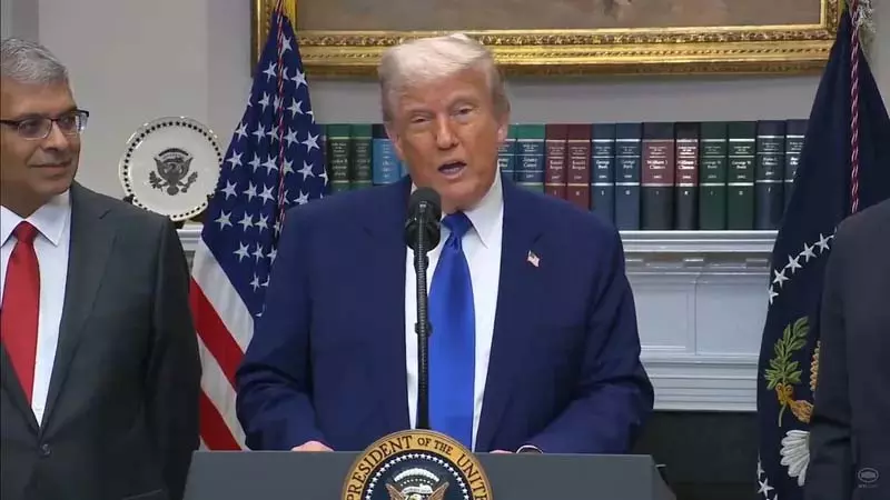 भारत अमेरिकी वस्तुओं पर 100 % टैरिफ हटाने को तैयार: Donald Trump भारत अमेरिकी वस्तुओं पर 100 % टैरिफ हटाने को तैयार: Donald Trump