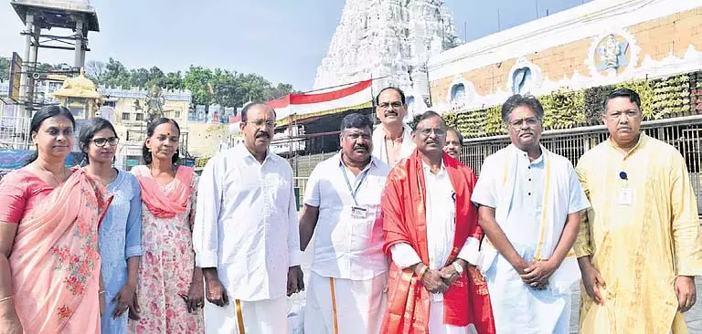 ISRO प्रमुख नारायणन ने नए मिशन से पहले तिरुमाला का दौरा किया ISRO प्रमुख नारायणन ने नए मिशन से पहले तिरुमाला का दौरा किया