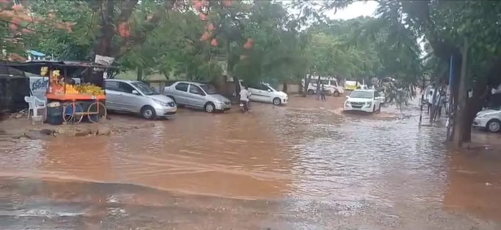 Karnataka rains : नापोक्लू, दावणगेरे में भारी बारिश Karnataka rains : नापोक्लू, दावणगेरे में भारी बारिश
