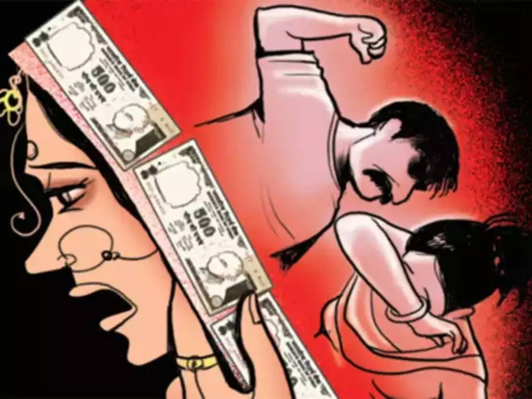 Lucknow: दहेज को लेकर महिला से मारपीट का मामला सामने आया Lucknow: दहेज को लेकर महिला से मारपीट का मामला सामने आया