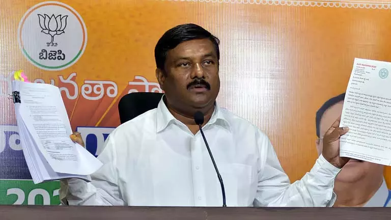 Telangana: भाजपा नेता अल्लेटी ने मंत्रिमंडल में विभाजन का आरोप लगाया Telangana: भाजपा नेता अल्लेटी ने मंत्रिमंडल में विभाजन का आरोप लगाया