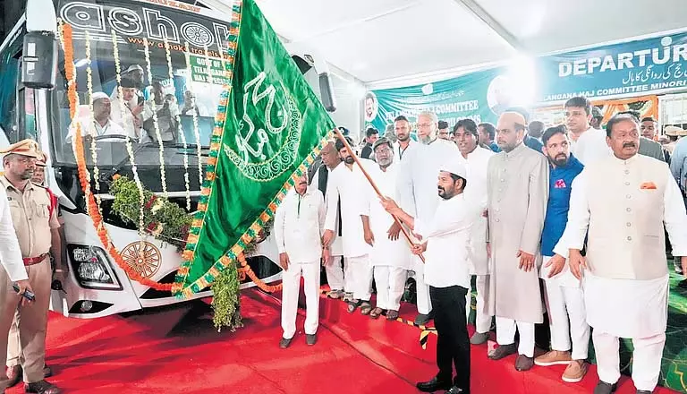 नकली बीज कंपनियों के खिलाफ कड़ी कार्रवाई करेंगे CM रेवंत रेड्डी नकली बीज कंपनियों के खिलाफ कड़ी कार्रवाई करेंगे CM रेवंत रेड्डी