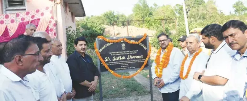 सतीश शर्मा ने छम्ब विधानसभा क्षेत्र का व्यापक दौरा किया सतीश शर्मा ने छम्ब विधानसभा क्षेत्र का व्यापक दौरा किया