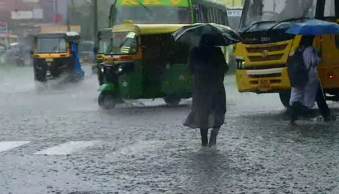 Kerala : दक्षिण-पश्चिम मानसून अंडमान सागर तक पहुंचा; केरल में भारी बारिश की चेतावनी Kerala : दक्षिण-पश्चिम मानसून अंडमान सागर तक पहुंचा; केरल में भारी बारिश की चेतावनी