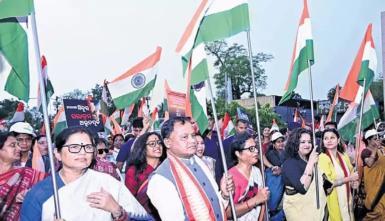मुख्यमंत्री मोहन चरण माझी ने Bhubaneswar में सिन्दूर यात्रा का नेतृत्व किया मुख्यमंत्री मोहन चरण माझी ने Bhubaneswar में सिन्दूर यात्रा का नेतृत्व किया