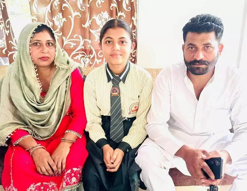 दूसरी टॉपर Ratinderdeep Kaur राष्ट्रीय नेटबॉल खिलाड़ी, डॉक्टर बनना चाहती हैं दूसरी टॉपर Ratinderdeep Kaur राष्ट्रीय नेटबॉल खिलाड़ी, डॉक्टर बनना चाहती हैं