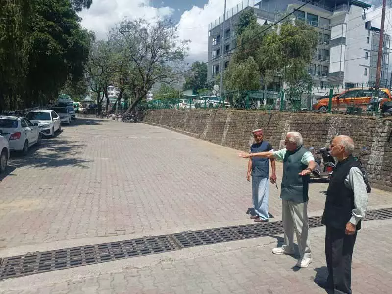 Himachal: ईवी चार्जिंग स्टेशन के लिए युद्ध स्मारक भूमि के आवंटन का विरोध Himachal: ईवी चार्जिंग स्टेशन के लिए युद्ध स्मारक भूमि के आवंटन का विरोध