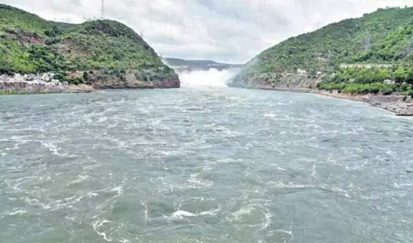 Telangana: 15% कृषि योग्य भूमि को ही सुनिश्चित सिंचाई मिलती, AP में 95% को ही सुनिश्चित सिंचाई मिलती Telangana: 15% कृषि योग्य भूमि को ही सुनिश्चित सिंचाई मिलती, AP में 95% को ही सुनिश्चित सिंचाई मिलती