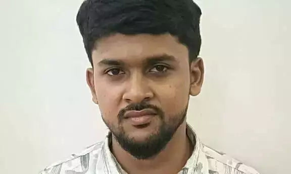 ऑनलाइन ट्रेडिंग में 5 लाख रुपए के मुनाफे का वादा कर शिक्षक से ठगी 32 लाख; युवक गिरफ्तार ऑनलाइन ट्रेडिंग में 5 लाख रुपए के मुनाफे का वादा कर शिक्षक से ठगी 32 लाख; युवक गिरफ्तार