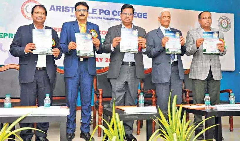 अरस्तू PG कॉलेज ने उद्यमिता पर वैश्विक सम्मेलन का आयोजन किया अरस्तू PG कॉलेज ने उद्यमिता पर वैश्विक सम्मेलन का आयोजन किया