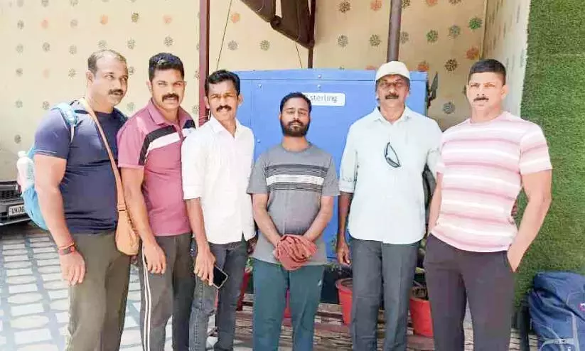 Kerala : बुजुर्ग महिला की पिटाई कर देश छोड़कर भागा कुख्यात गैंगस्टर शाहजहां गिरफ्तार Kerala : बुजुर्ग महिला की पिटाई कर देश छोड़कर भागा कुख्यात गैंगस्टर शाहजहां गिरफ्तार