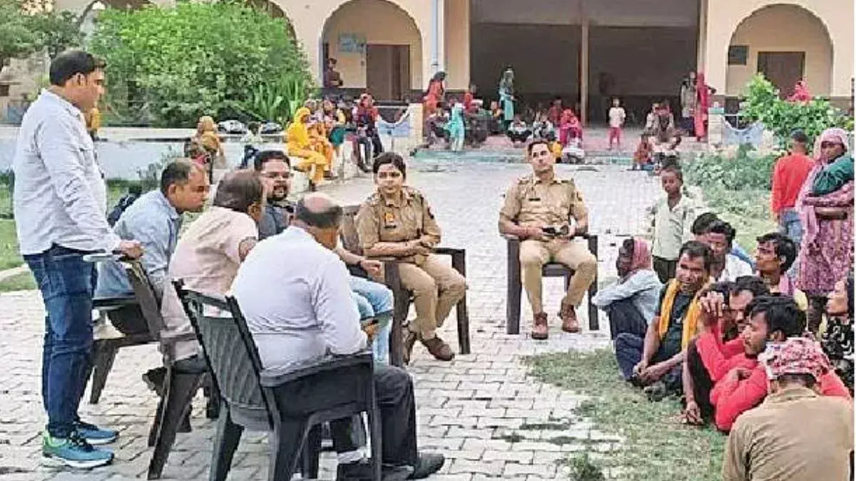Mathura: अवैध रूप से रह रहे 90 बांग्लादेशी मथुरा से गिरफ्तार Mathura: अवैध रूप से रह रहे 90 बांग्लादेशी मथुरा से गिरफ्तार