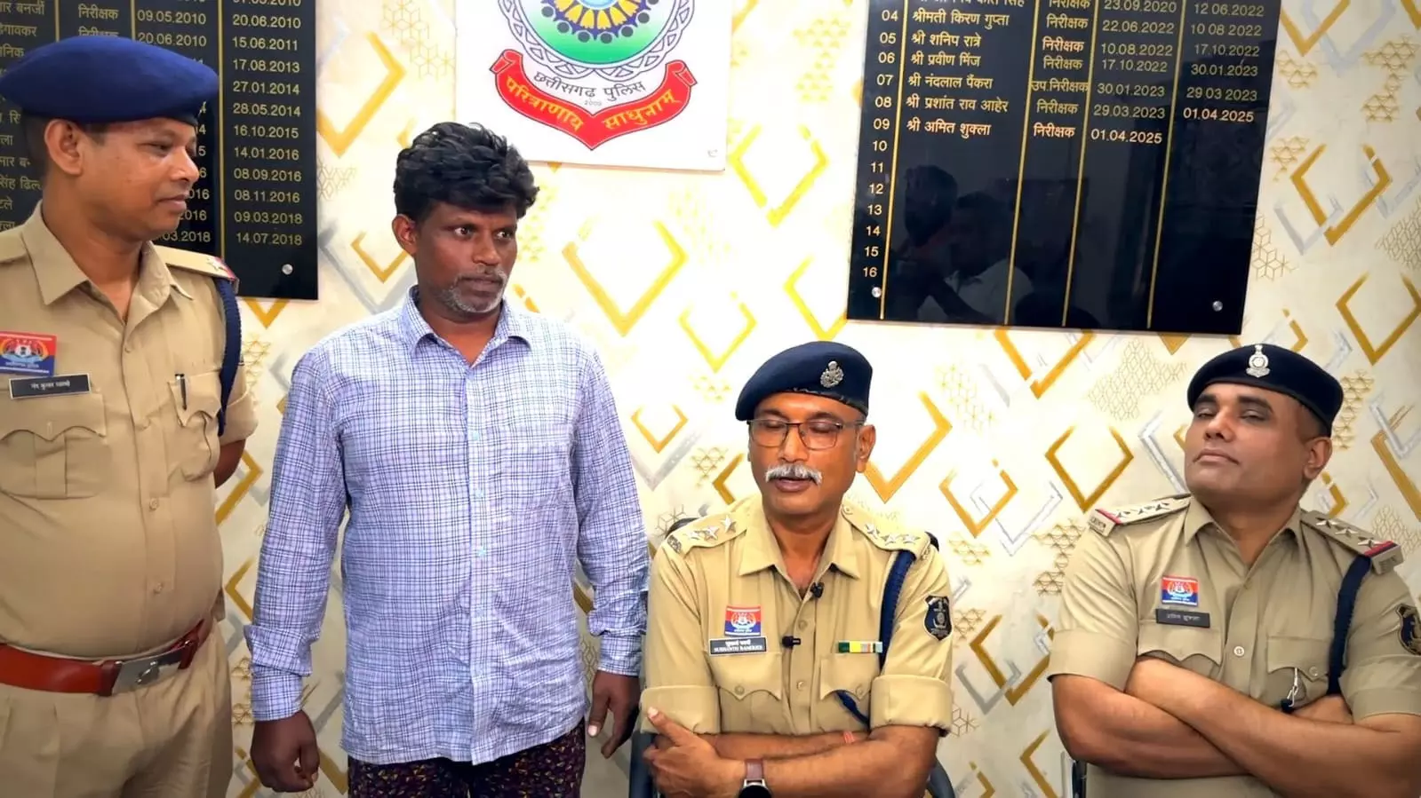 20 साल से फरार था हत्या का आरोपी, वारंटी पकड़ अभियान के तहत हुई गिरफ्तारी 20 साल से फरार था हत्या का आरोपी, वारंटी पकड़ अभियान के तहत हुई गिरफ्तारी