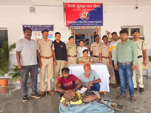 यूट्यूब देखकर बना चोर, युवक ने बुजुर्ग को शामिल किया था गैंग में यूट्यूब देखकर बना चोर, युवक ने बुजुर्ग को शामिल किया था गैंग में