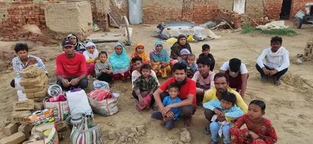 पुलिस की बड़ी कार्रवाई, 23 बांग्लादेशी ईंट भट्टे से गिरफ्तार पुलिस की बड़ी कार्रवाई, 23 बांग्लादेशी ईंट भट्टे से गिरफ्तार
