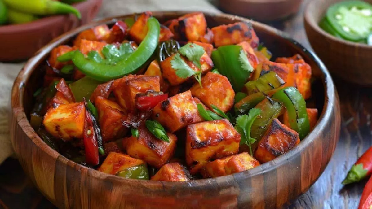 चिली पनीर के दीवानों के लिए तोहफ़ा! मिनटों में बनाएं ये झटपट रेसिपी चिली पनीर के दीवानों के लिए तोहफ़ा! मिनटों में बनाएं ये झटपट रेसिपी