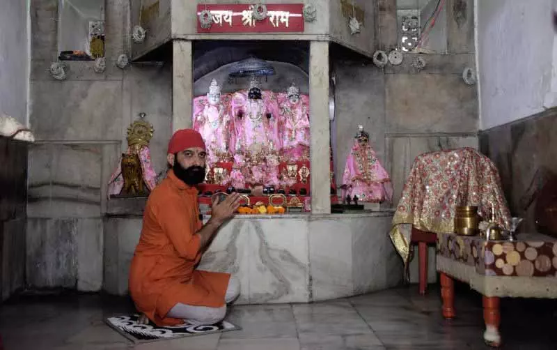 Thakurdwara जहां भक्तों ने 2038 तक भगवान हनुमान की मूर्ति के वार्षिक शिंगार के लिए नामांकन किया Thakurdwara जहां भक्तों ने 2038 तक भगवान हनुमान की मूर्ति के वार्षिक शिंगार के लिए नामांकन किया