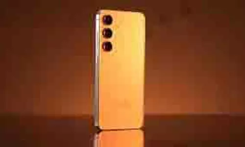 Samsung Galaxy S25 Ultra: इस पर मिल रही भारी छूट, गोल्डन ऑफर में मिल रहा है 200MP कैमरे वाला फोन