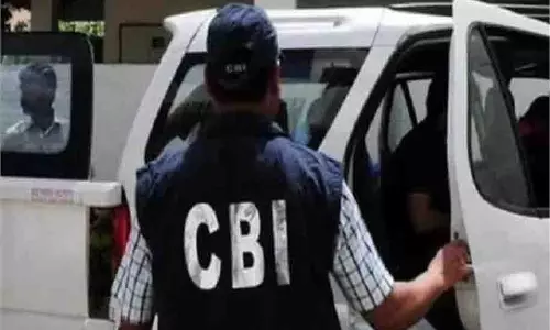 Up News: सीबीआई ने सिम कार्ड विक्रेताओं के घर छापेमारी की, हंगामा Up News: सीबीआई ने सिम कार्ड विक्रेताओं के घर छापेमारी की, हंगामा