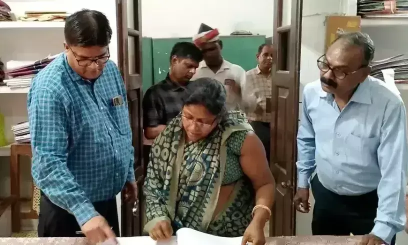 Basti: नलकूप खंड के औचक निरीक्षण में जिलाधिकारी रवीश गुप्ता ने जताई नाराजगी