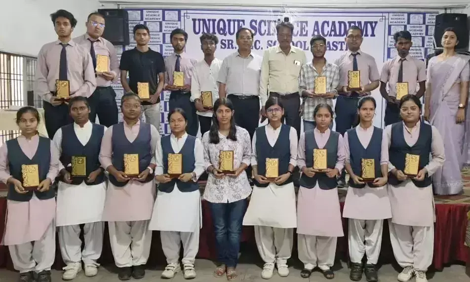 Basti: बोर्ड परीक्षा में उत्कृष्ट अंक प्राप्त करने वाले सभी मेधावियों का हुआ सम्मान Basti: बोर्ड परीक्षा में उत्कृष्ट अंक प्राप्त करने वाले सभी मेधावियों का हुआ सम्मान
