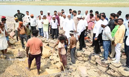 उत्तर प्रदेश : गोरखपुर में जलशक्ति मंत्री ने किया मलौनी तटबंध का निरीक्षण, बरसात से पूर्व कार्य पूर्ण करने का निर्देश उत्तर प्रदेश : गोरखपुर में जलशक्ति मंत्री ने किया मलौनी तटबंध का निरीक्षण, बरसात से पूर्व कार्य पूर्ण करने का निर्देश