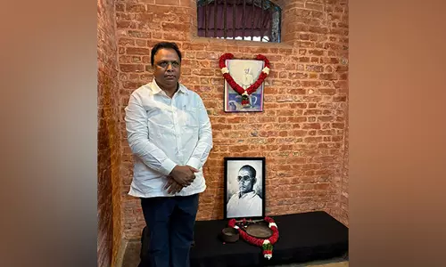 Maharashtra मंत्री शेलार ने अंडमान की सेलुलर जेल में वीडी सावरकर को श्रद्धांजलि दी