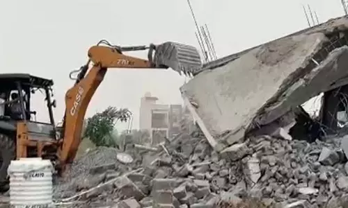 बुलडोजर चला कमल विहार में, अवैध मकान और नए निर्माण तोड़े गए बुलडोजर चला कमल विहार में, अवैध मकान और नए निर्माण तोड़े गए