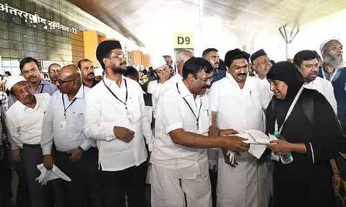 इस वर्ष 5,730 तमिल हज यात्रा करेंगे: Minister S.M. Nasar इस वर्ष 5,730 तमिल हज यात्रा करेंगे: Minister S.M. Nasar