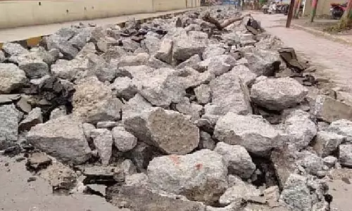 खजराना मंदिर के पास सर्विस रोड की मरम्मत के कारण श्रद्धालुओं को परेशानी का सामना करना पड़ेगा