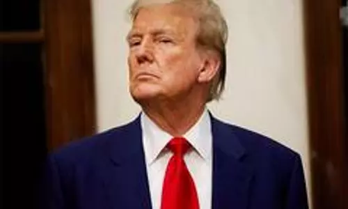 US: ट्रम्प प्रशासन ने संघीय कर्मचारियों की छंटनी की अनुमति देने के लिए सुप्रीम कोर्ट से अनुरोध किया
