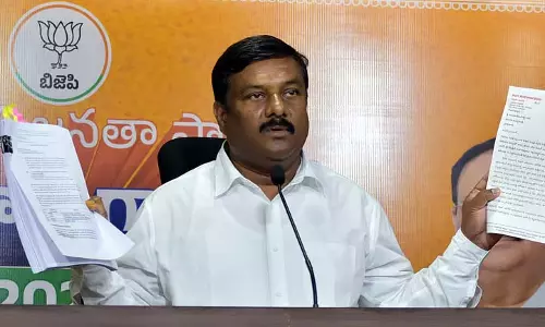 Telangana: भाजपा नेता अल्लेटी ने मंत्रिमंडल में विभाजन का आरोप लगाया Telangana: भाजपा नेता अल्लेटी ने मंत्रिमंडल में विभाजन का आरोप लगाया