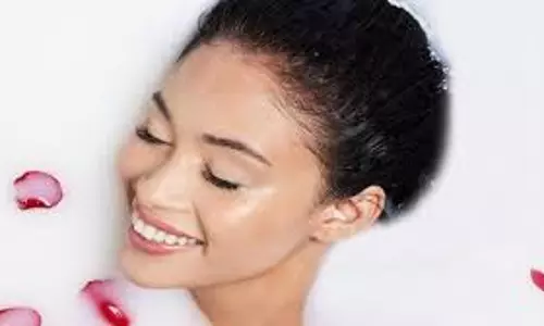 Skin care: गर्मियों में नहीं जाएगी चेहरे की चमक, ऐसे करें कच्चे दूध का इस्तेमाल Skin care: गर्मियों में नहीं जाएगी चेहरे की चमक, ऐसे करें कच्चे दूध का इस्तेमाल