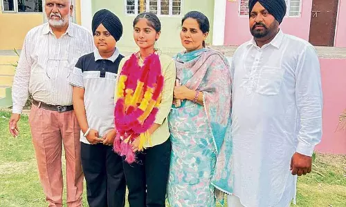 Punjab: परफेक्ट स्कोरर अर्शदीप ने किसान परिवार को गौरवान्वित किया Punjab: परफेक्ट स्कोरर अर्शदीप ने किसान परिवार को गौरवान्वित किया