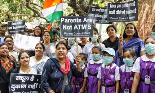 भाजपा की दिल्ली सरकार में निजी स्कूल कर रहे मनमानी फीस वृद्धि : आप भाजपा की दिल्ली सरकार में निजी स्कूल कर रहे मनमानी फीस वृद्धि : आप