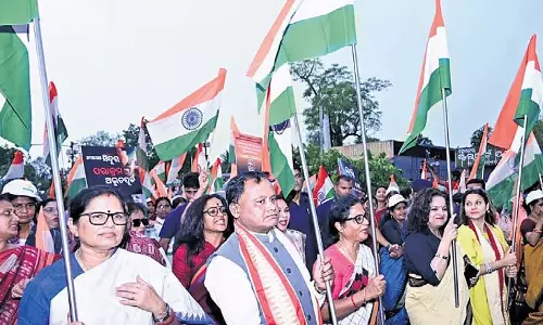 मुख्यमंत्री मोहन चरण माझी ने Bhubaneswar में सिन्दूर यात्रा का नेतृत्व किया मुख्यमंत्री मोहन चरण माझी ने Bhubaneswar में सिन्दूर यात्रा का नेतृत्व किया