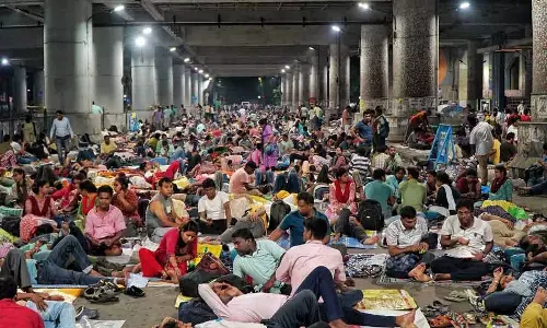 Bengal: बर्खास्त शिक्षकों का विरोध प्रदर्शन विकास भवन में तीसरे दिन भी जारी Bengal: बर्खास्त शिक्षकों का विरोध प्रदर्शन विकास भवन में तीसरे दिन भी जारी