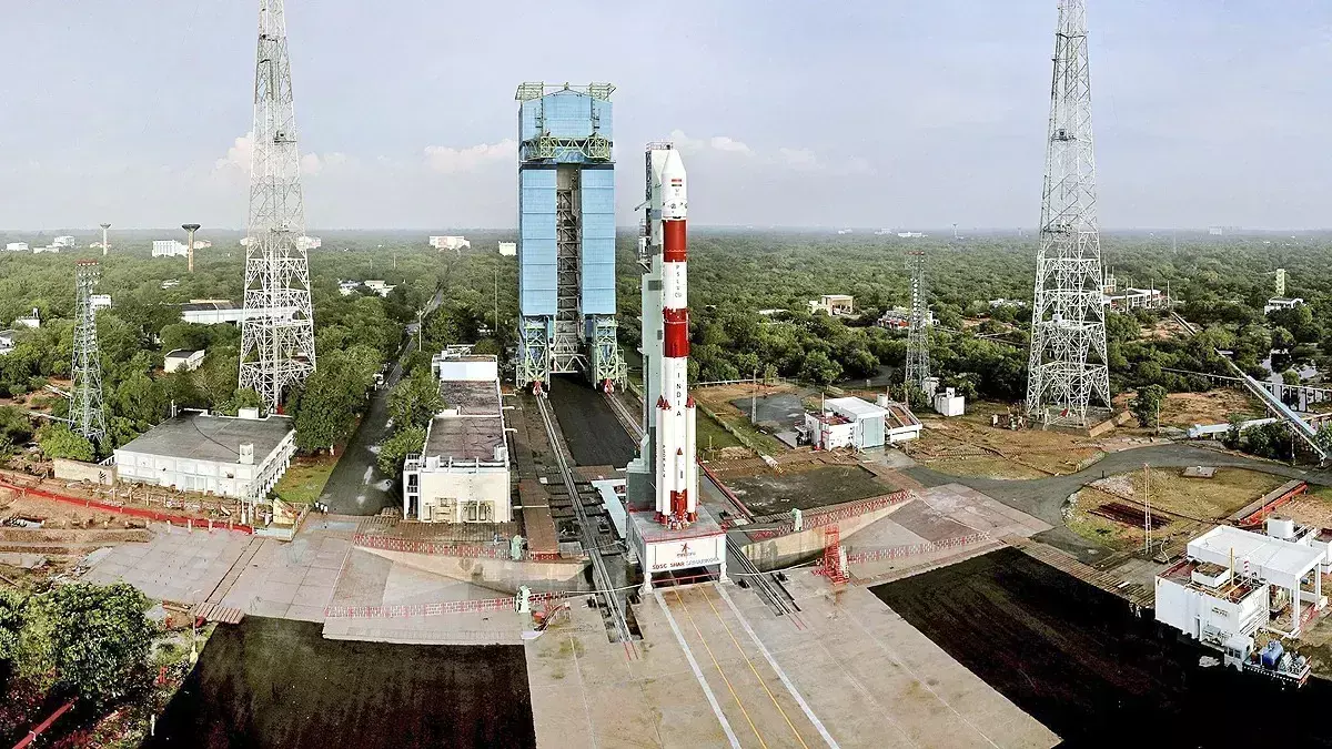Chennai: ISRO करेगा दुश्मनों की निगरानी, 18 मई को लॉन्च होगी 101वीं सैटेलाइट Chennai: ISRO करेगा दुश्मनों की निगरानी, 18 मई को लॉन्च होगी 101वीं सैटेलाइट