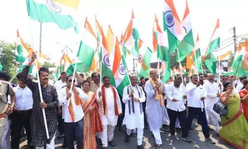 Sambalpur में विशाल तिरंगा यात्रा निकाली गई