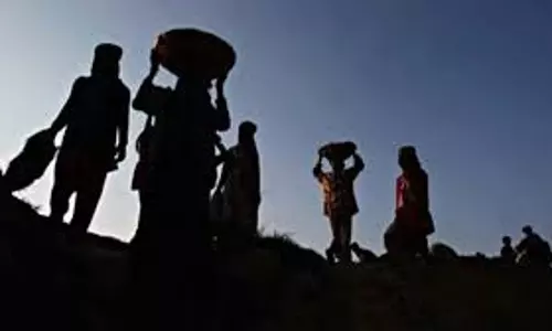 Jalaun: मनरेगा में भ्रष्टाचार का नया तरीका, गर्मी में लगाई जा रही सर्दी की फोटो