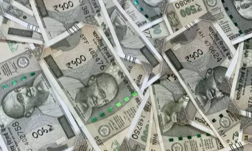 मुंबई : नालासोपारा में छापेमारी के दौरान ED ने दीवार की अलमारी में छिपाकर रखे 44 लाख जब्त किए