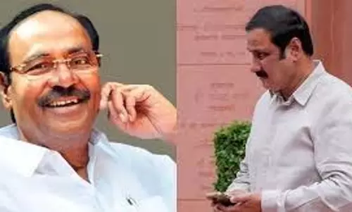 PMK meeting: रामदॉस बेटे अंबुमणि के सामने कमजोर पड़ते दिखे PMK meeting: रामदॉस बेटे अंबुमणि के सामने कमजोर पड़ते दिखे