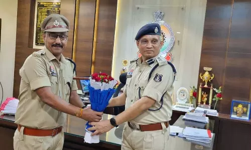 विजय कुमार पांडे ने संभाला जांजगीर जिले के एसपी का पदभार विजय कुमार पांडे ने संभाला जांजगीर जिले के एसपी का पदभार