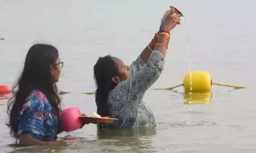 Kaleshwaram में सरस्वती पुष्करलु के दौरान भारी सप्ताहांत भीड़ Kaleshwaram में सरस्वती पुष्करलु के दौरान भारी सप्ताहांत भीड़