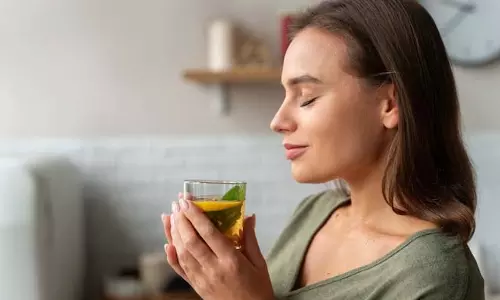 गर्मी में जलन और एसिडिटी से परेशान? ये 5 नेचुरल ड्रिंक्स देंगे तुरंत राहत